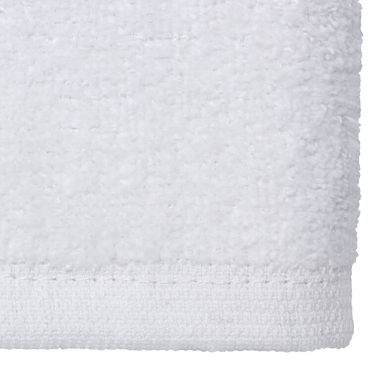 Avanti Linens Ombre Leaves White Fingertip Towel