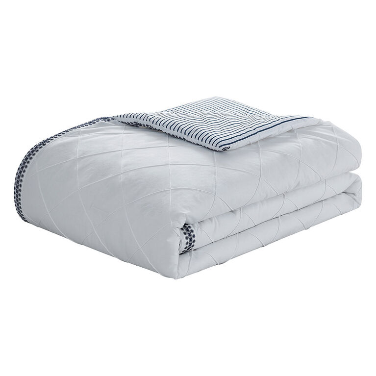 Beco Home Pintuck 3Pc King Comforter Set